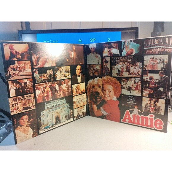 Annie (Original Motion Picture Soundtrack) - 12" LP Columbia JS 38000 1982 - Picture 3 of 5